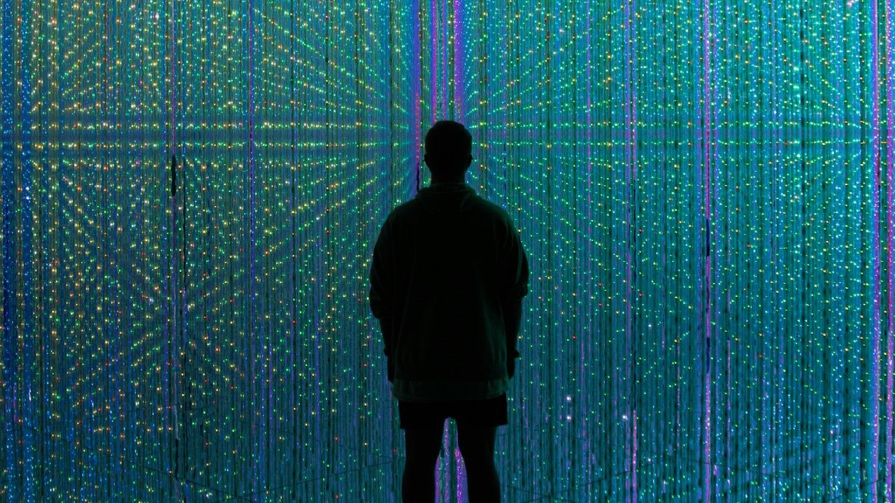 چت‌بات‌های هوش مصنوعی از انسان قابل تشخیص نیستند: خطر فریب