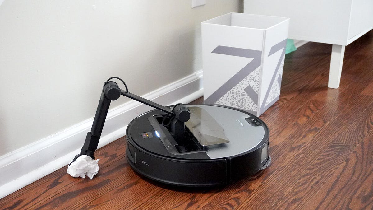 ربات جاروبرقی جدیدی که اشیا را برمی‌دارد: معرفی Roborock Saros Z70