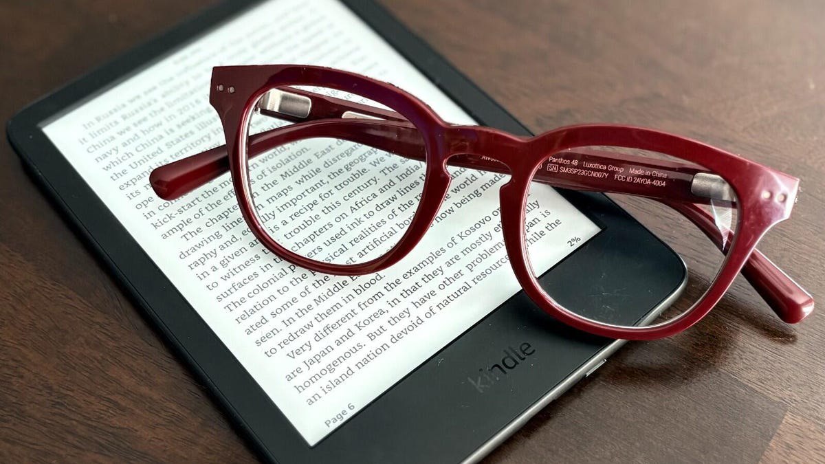 نوآوری EssilorLuxottica: عینک‌هایی که هم دید را اصلاح می‌کنند هم شنوایی را