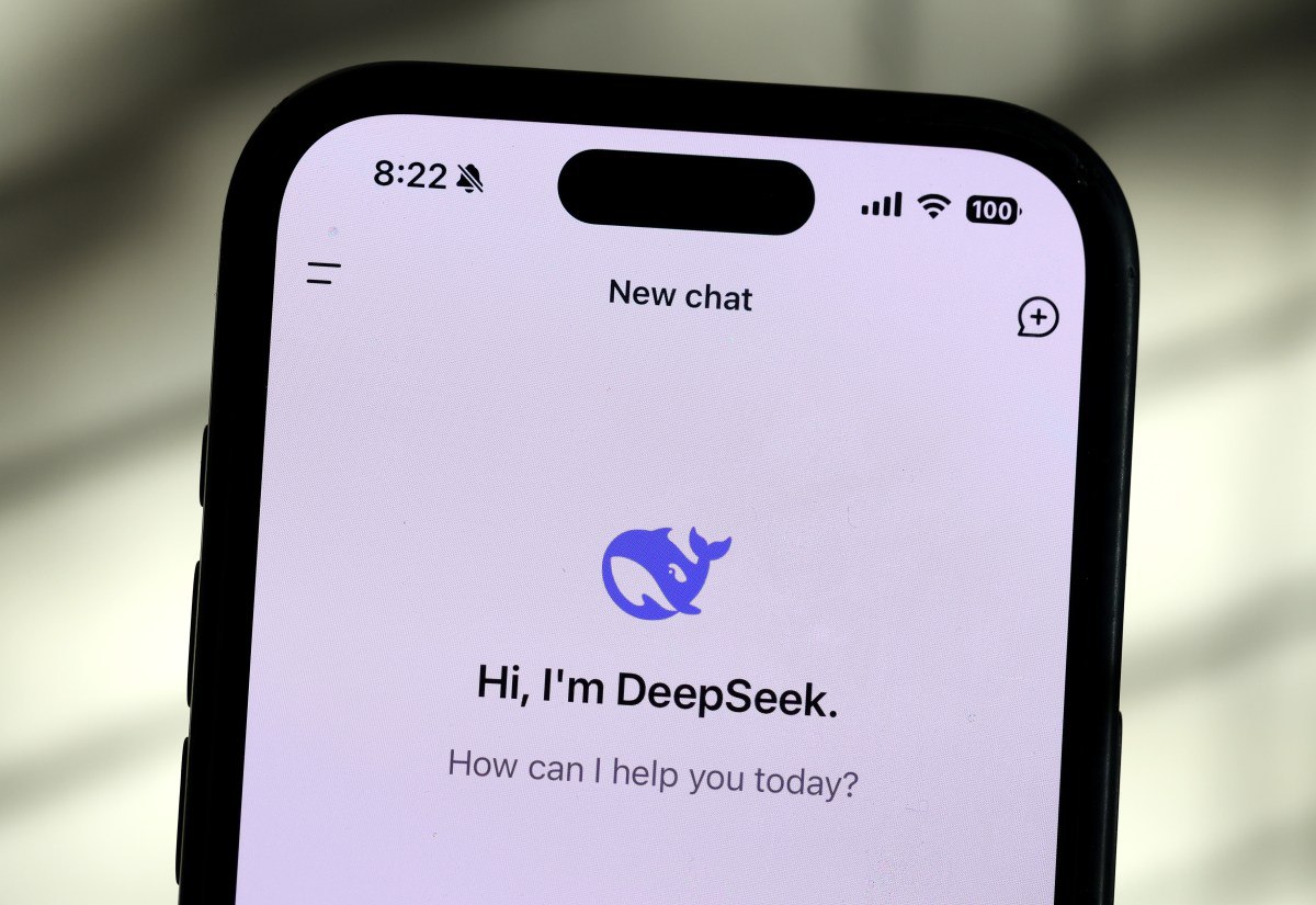 مدل کوچک DeepSeek در تست‌های مهم هوش مصنوعی درخشید