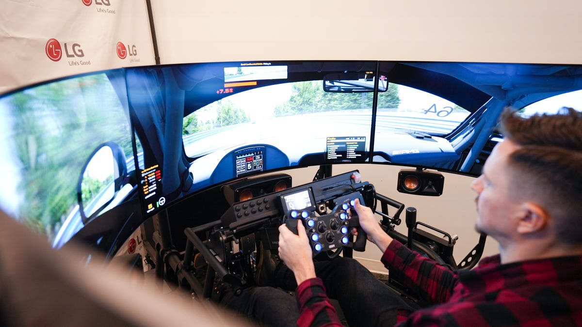 تخفیف استثنایی LG: مانیتور گیمینگ بخر، دومی رو رایگان بگیر!