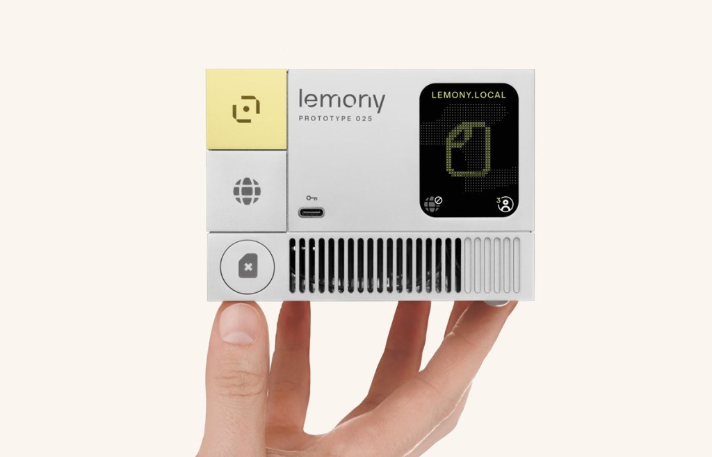 لیمونی: هوش مصنوعی قدرتمند و خصوصی، این‌بار روی میز کار شما