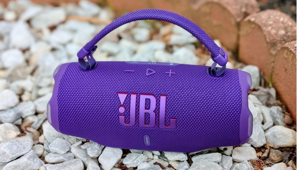 اسپیکر جدید JBL با هوش مصنوعی، صدا را برایتان بهینه می‌کند