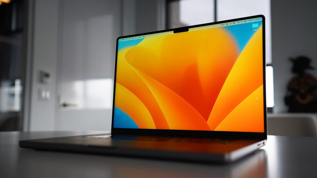 مک‌بوکت پر شده؟ روش‌های ساده خالی کردن حافظه