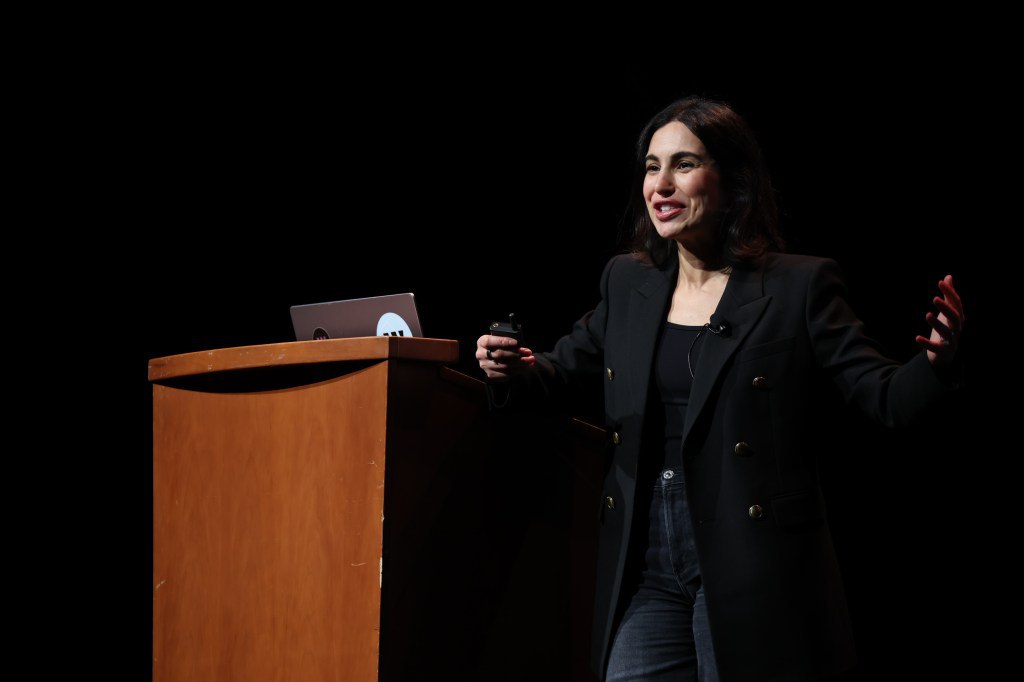 توسعه و مقیاس‌دهی ایجنت‌های هوش مصنوعی کاملاً با نرم‌افزار سنتی فرق دارد