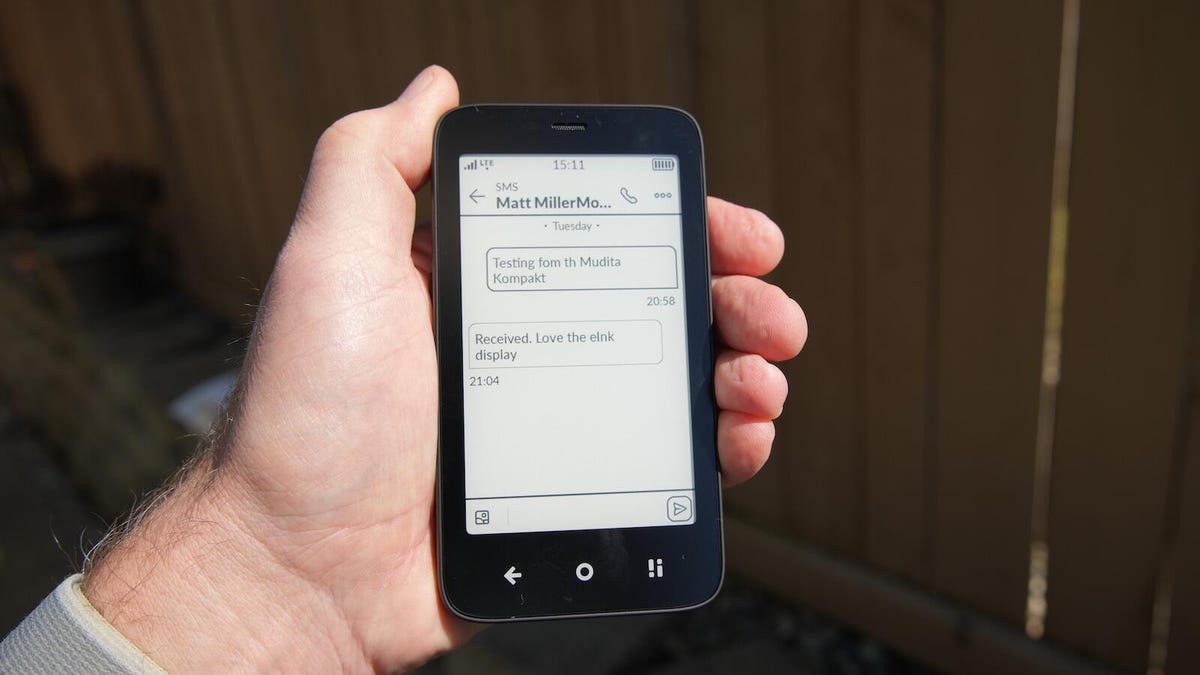 Mudita Kompakt: گوشی مینیمالیست برای دوری از هیاهوی هوشمند