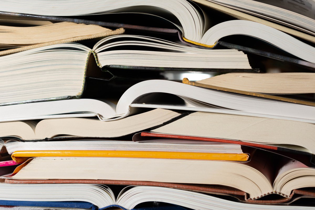 نامه سرگشاده نویسندگان سرشناس به ناشران: هوش مصنوعی را محدود کنید