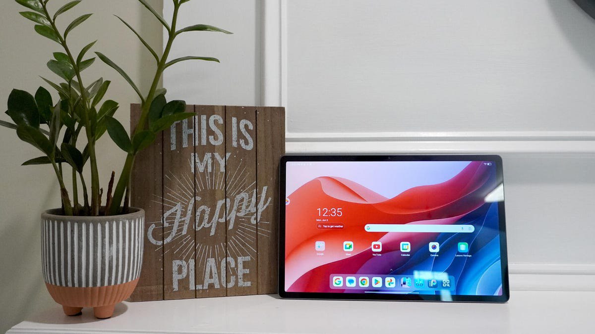 تبلت جدید لنوو؛ نمایشگر جذاب، قیمت عالی، رقیب آیپد؟