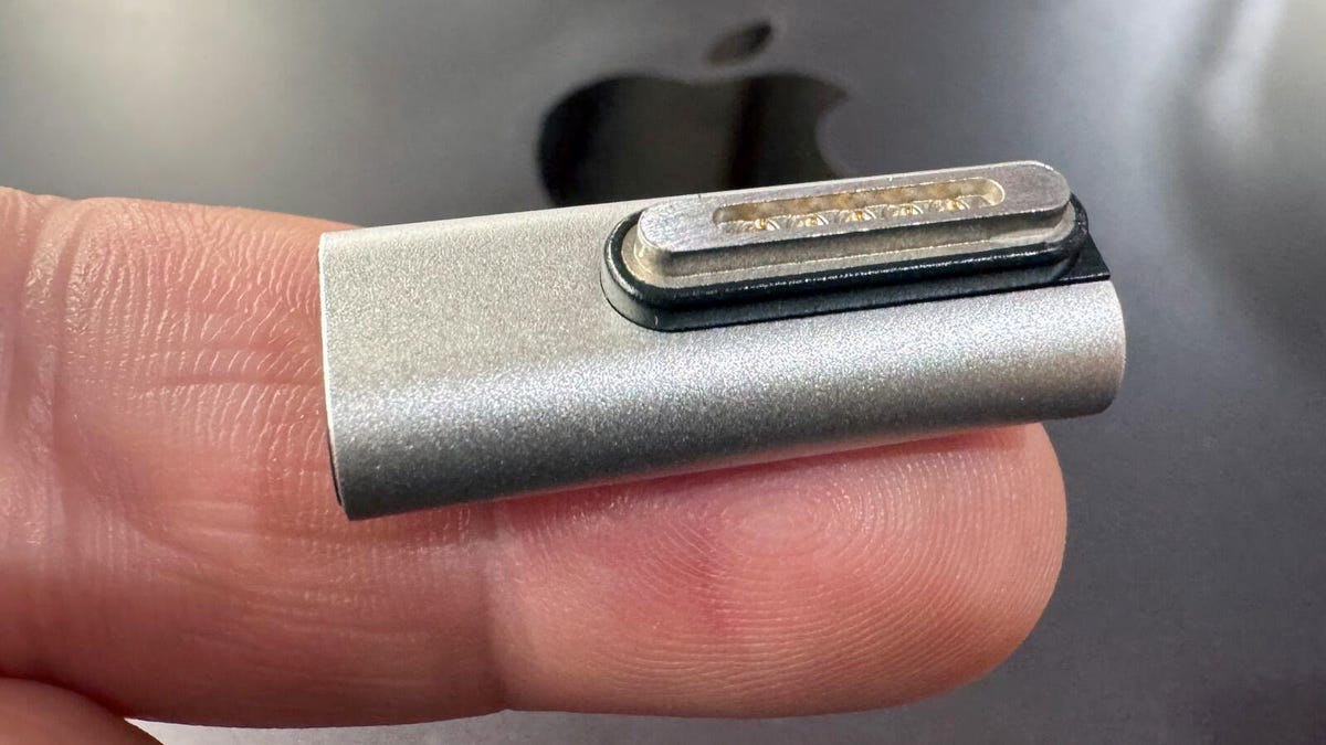 جایگزین ۱۵ دلاری برای کابل شارژ گران مک‌بوک