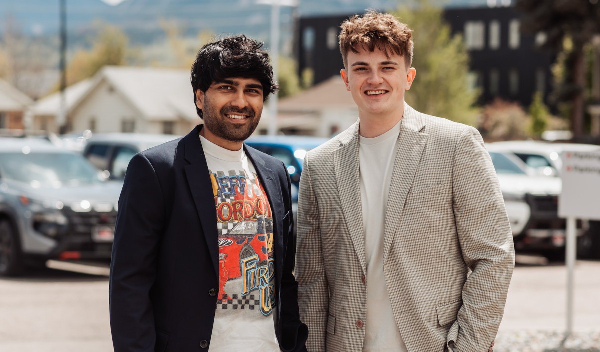 برای حل مشکل تماس‌ها، بنیان‌گذاران این استارتاپ AI مدتی در نمایندگی‌ها زندگی کردند!