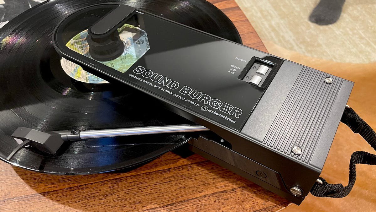 بازگشت نوستالژیک: ترن‌تیبل قابل حمل Audio-Technica با بلوتوث