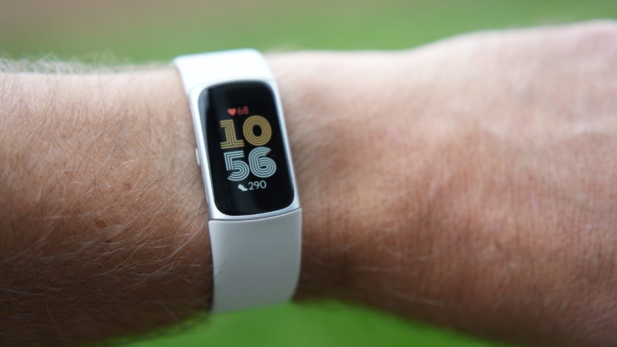 فیت‌بیت Charge 6: بهترین ردیاب سلامت بازار از نگاه ZDNET