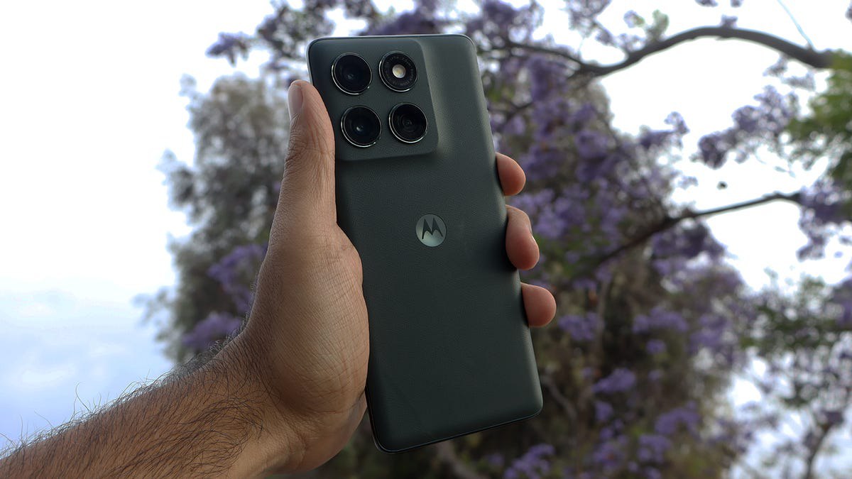 موتورولا اج ۲۰۲۵ با هوش مصنوعی اختصاصی و نمایشگر بهبودیافته معرفی شد