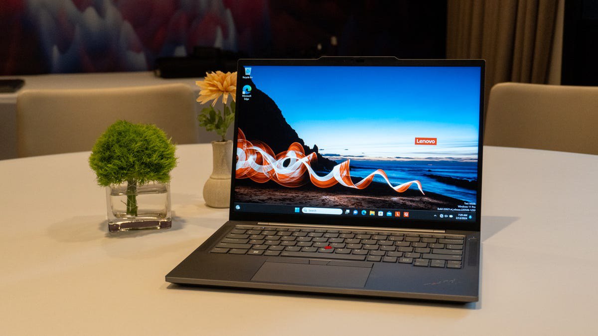 تخفیف ۴۸ درصدی روی لپ‌تاپ برتر لنوو با امتیاز کامل ZDNET