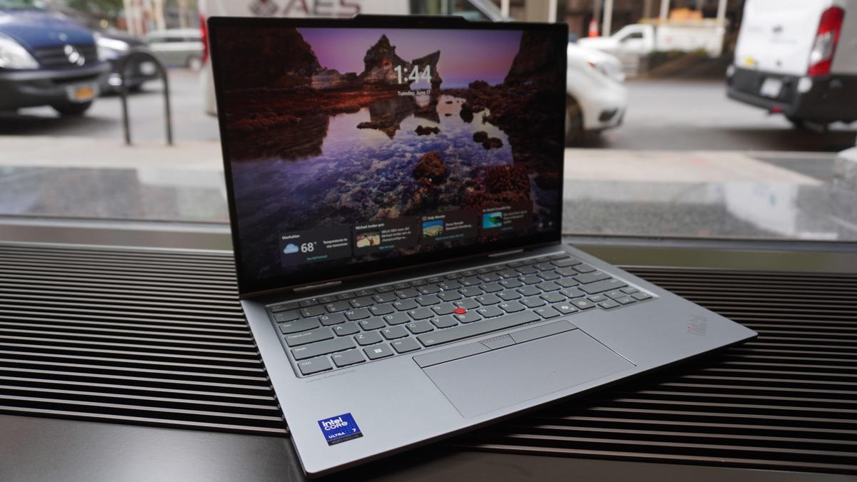 لپ‌تاپ جدید لنوو با پردازنده AI و دستیار داخلی