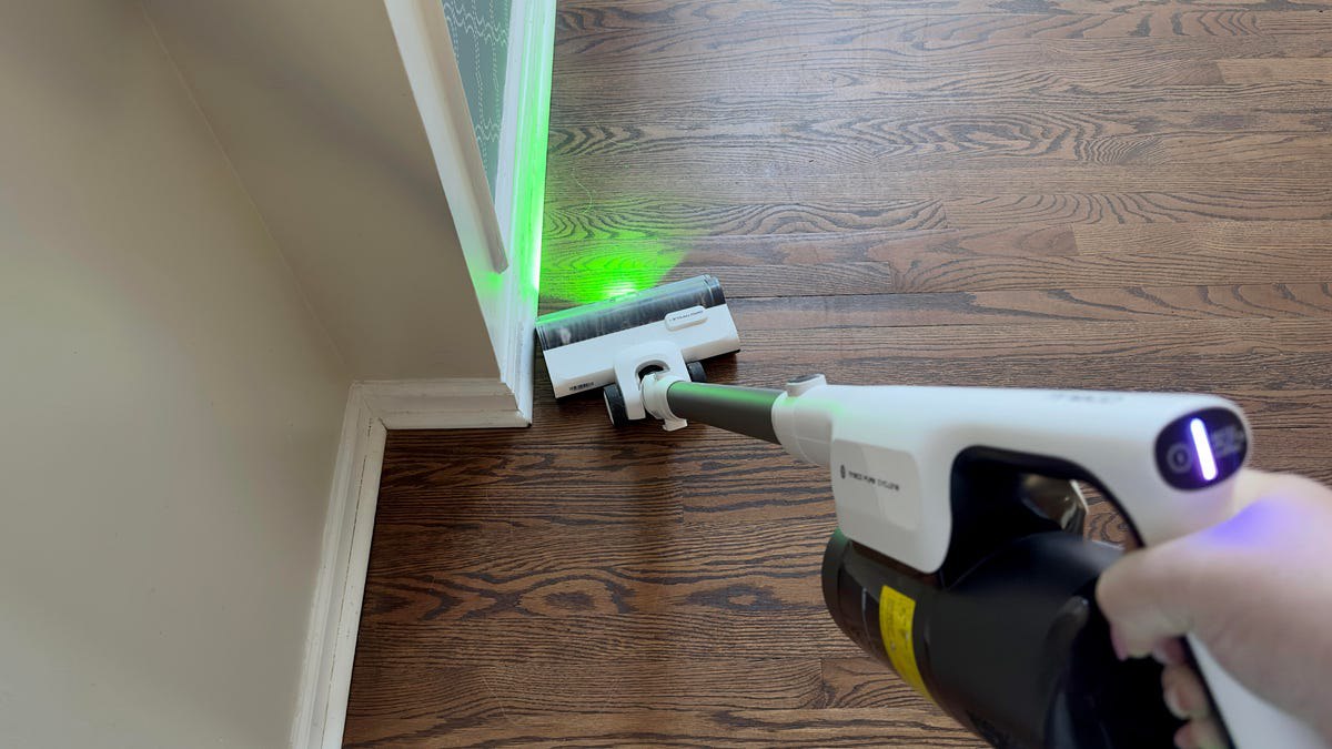 جاروبرقی Tineco؛ گجتی هوشمند که دایسون را شکست می‌دهد؟