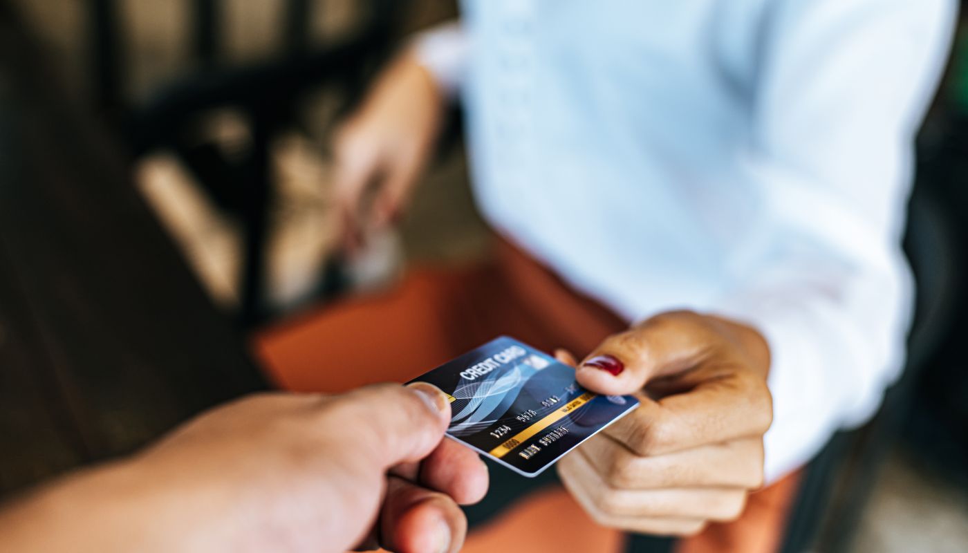 راهنمای انتخاب کارت اعتباری مناسب کسب‌وکار شما