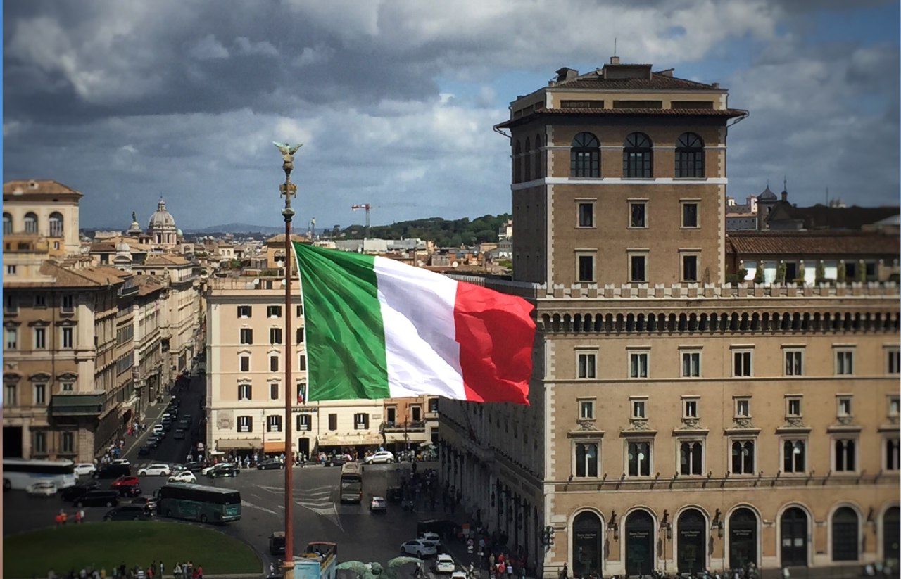 چالش مالیاتی ایتالیا برای غول‌های فناوری: حساب رایگان هم مالیات دارد