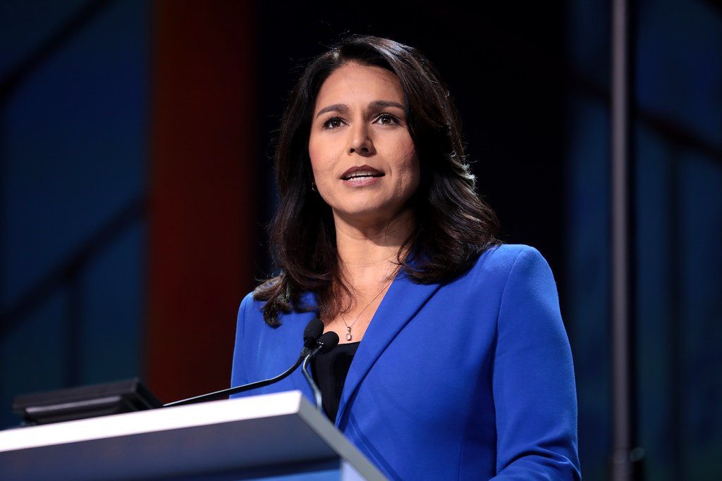 عقب‌نشینی بریتانیا در برابر اپل: درخواست جنجالی برای بک‌دور لغو شد