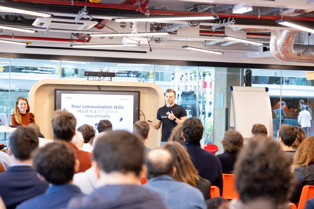 آموزش فن بیان با AI؛ موفقیت ۱۲ میلیون دلاری استارتاپ Vocal Image