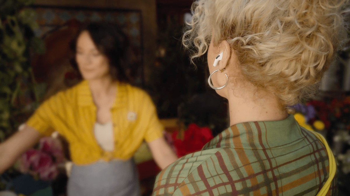 ایرپادز پرو ۳ با هوش مصنوعی اپل مترجم شخصی شما می‌شود