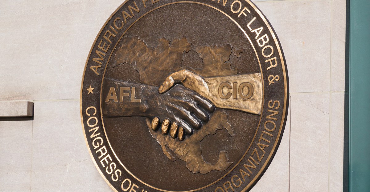 اتحادیه‌های کارگری آمریکا برای کنترل هوش مصنوعی وارد میدان شدند